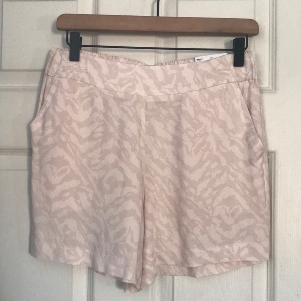 NWT Nine West Women’s Mid-Rise Pull On Soft Lightweight Shorts (Zebra Print) - Picture 4 of 8